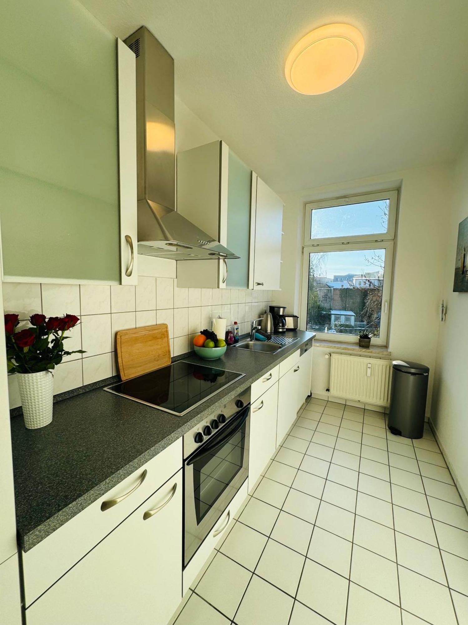 Schicke Wohnung Im Gruenen Hinterhof Schwerin  Dış mekan fotoğraf