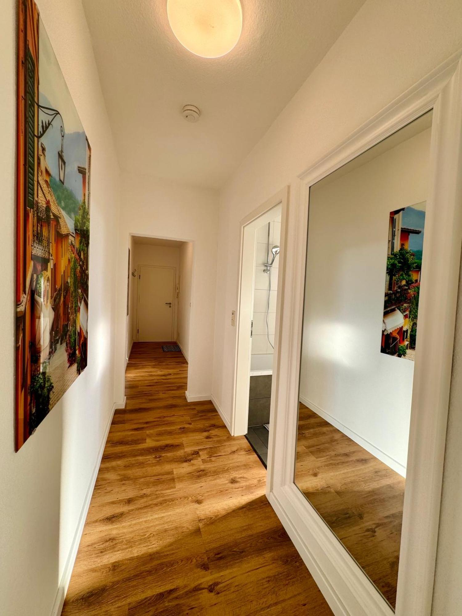 Schicke Wohnung Im Gruenen Hinterhof Schwerin  Dış mekan fotoğraf
