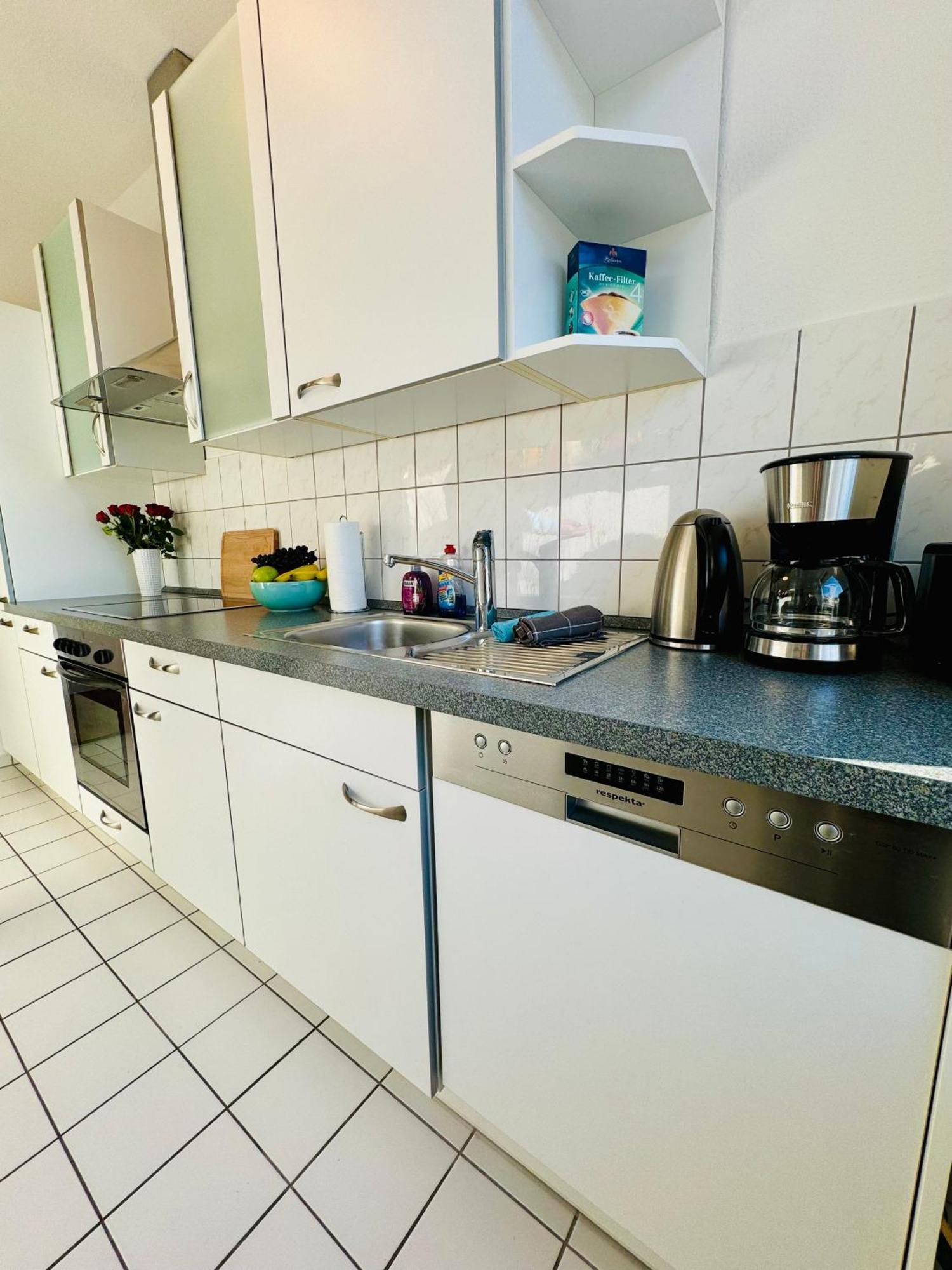 Schicke Wohnung Im Gruenen Hinterhof Schwerin  Dış mekan fotoğraf